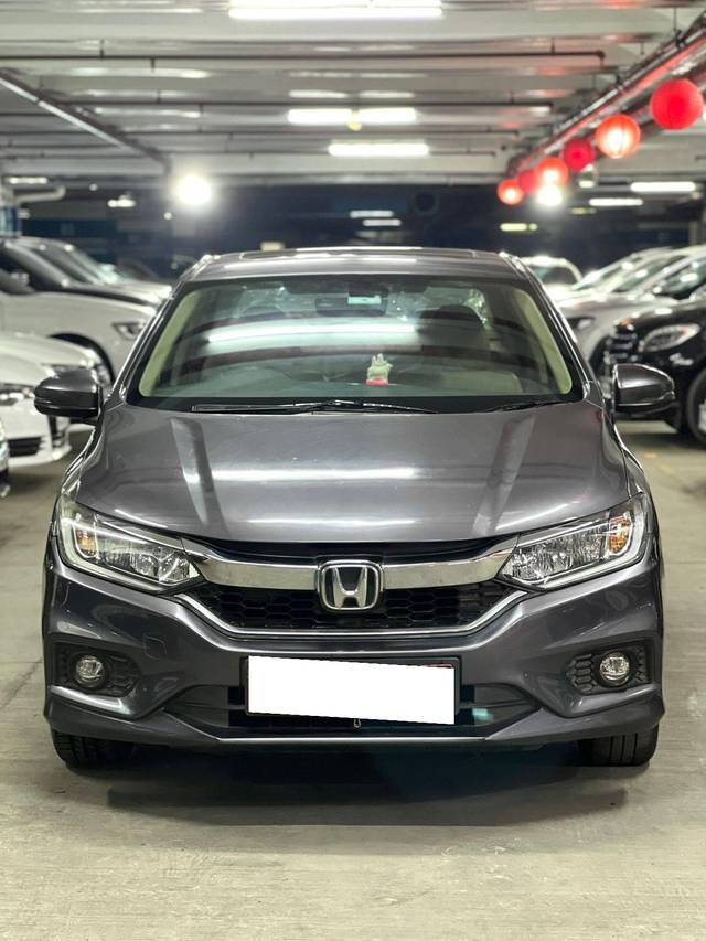 https://images10.gaadi.com/usedcar_image/4224330/original/processed_9e802ba5731e0a5cdb63c0e3492fa99b.jpg?imwidth=6402