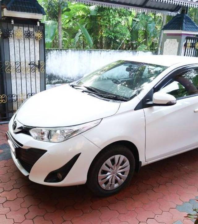 https://images10.gaadi.com/usedcar_image/4224331/original/processed_d957be99-03cd-4c06-99de-72afab304185.jpeg?imwidth=6402