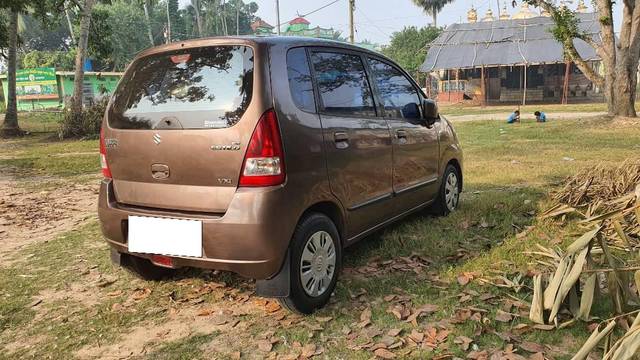 https://images10.gaadi.com/usedcar_image/4224423/original/processed_5195f510-5edb-4bc3-8630-870aebbbfdcd.jpg?imwidth=6402