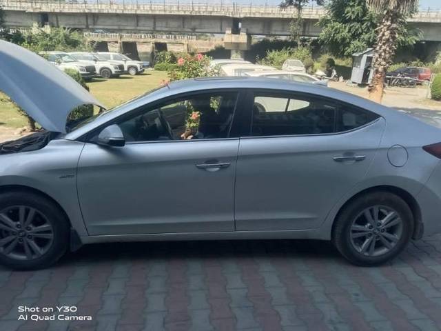 https://images10.gaadi.com/usedcar_image/4224434/original/processed_04731f9a-11bf-4e86-8b56-76d117d54179.jpeg?imwidth=6402