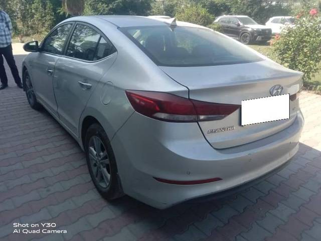 https://images10.gaadi.com/usedcar_image/4224434/original/processed_c93288dc-150d-40ef-8ca0-5519896f4eb8.jpeg?imwidth=6401