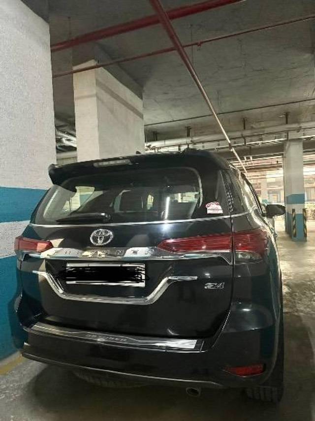 https://images10.gaadi.com/usedcar_image/4224486/original/processed_7f14c905-8882-41a2-9f7f-85c9da909018.jpeg?imwidth=6401