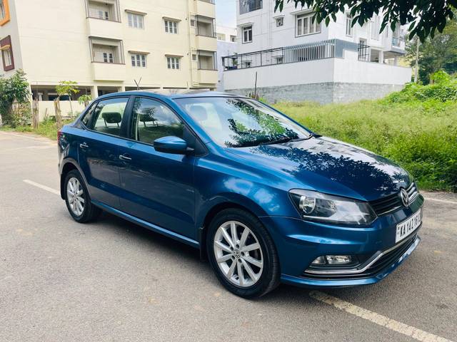 https://images10.gaadi.com/usedcar_image/4224496/original/processed_b07375fc01c2e2ff2b42d1126cd8f7b8.jpg?imwidth=6400