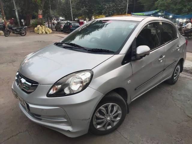 https://images10.gaadi.com/usedcar_image/4224603/original/processed_6dc0876c-0bab-43e3-bd44-ca1c11cb48d9.jpg?imwidth=6400