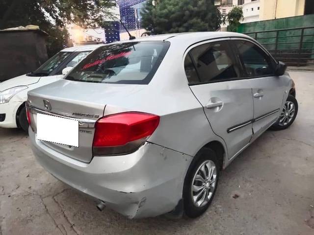 https://images10.gaadi.com/usedcar_image/4224603/original/processed_9f02bb71-f55b-439c-a218-1ac9bb69c190.jpg?imwidth=6401