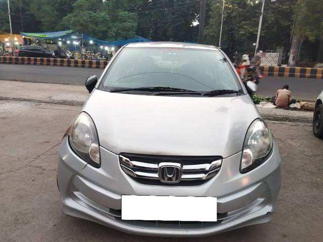 https://images10.gaadi.com/usedcar_image/4224603/original/processed_e7dc8250-269b-4ff7-8d13-ba0410370e06.jpg?imwidth=6402