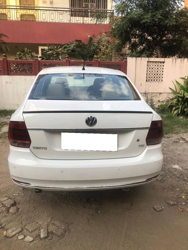 https://images10.gaadi.com/usedcar_image/4224689/original/processed_93f38079af2c17f012b21f950940d27e.jpg?imwidth=6402