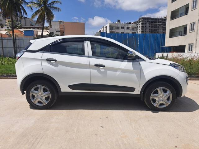 https://images10.gaadi.com/usedcar_image/4224693/original/5846da3bdaec273ca8d303102a600259.jpg?imwidth=6401