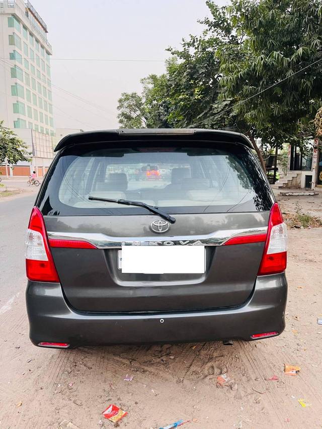 https://images10.gaadi.com/usedcar_image/4224879/original/processed_cd6a698aaff34ddfcd371c48fc46b049.jpg?imwidth=6402