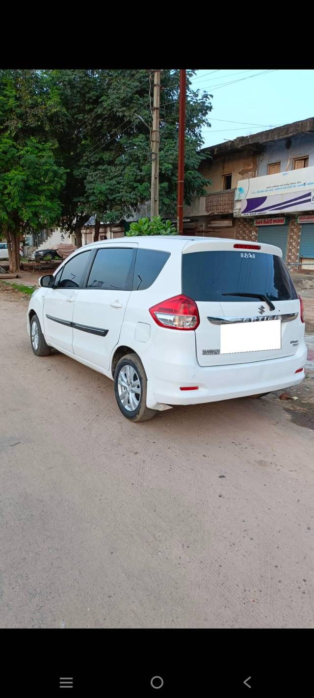 https://images10.gaadi.com/usedcar_image/4224885/original/processed_9bdd5f36a0032e88fd2a2eab735ec25d.jpg?imwidth=6402