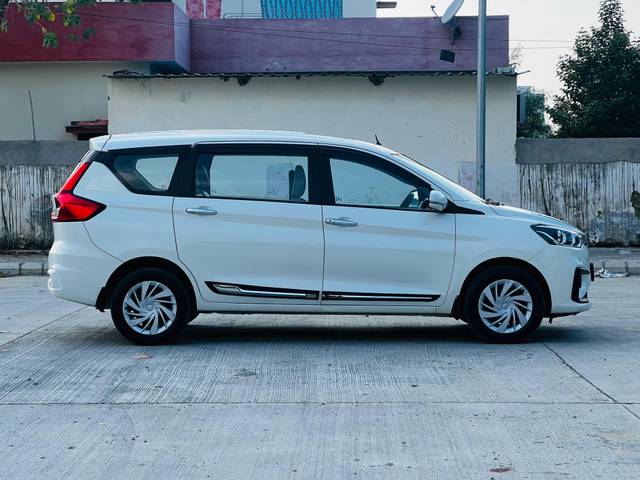 https://images10.gaadi.com/usedcar_image/4224929/original/b06172f6a6ab3dc356c9d91e5025a037.jpg?imwidth=6401