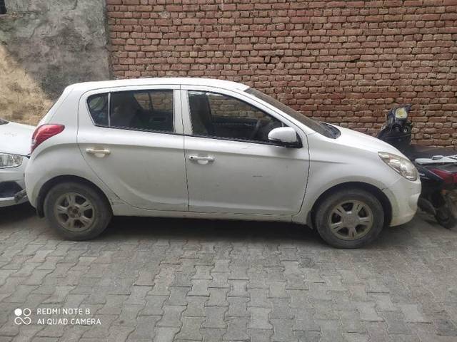 https://images10.gaadi.com/usedcar_image/4224935/original/processed_829da52a-655e-4e60-bc27-844ea2679724.jpg?imwidth=6400