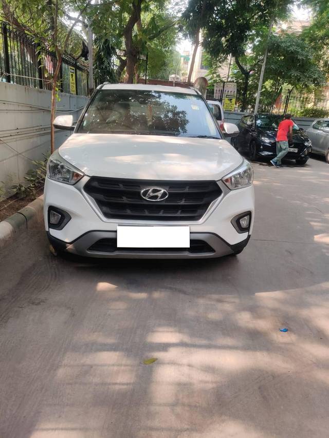 https://images10.gaadi.com/usedcar_image/4225023/original/processed_906bb882fed3ad9f5461a77213c92808.jpg?imwidth=6400