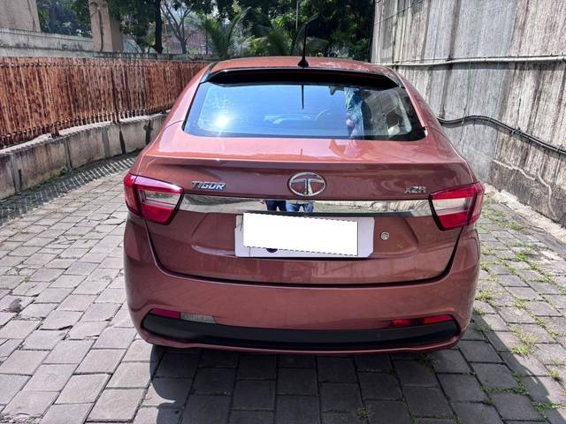 https://images10.gaadi.com/usedcar_image/4225051/original/processed_a9dbf7df3a773440e44c8e13a147121d.jpeg?imwidth=6402