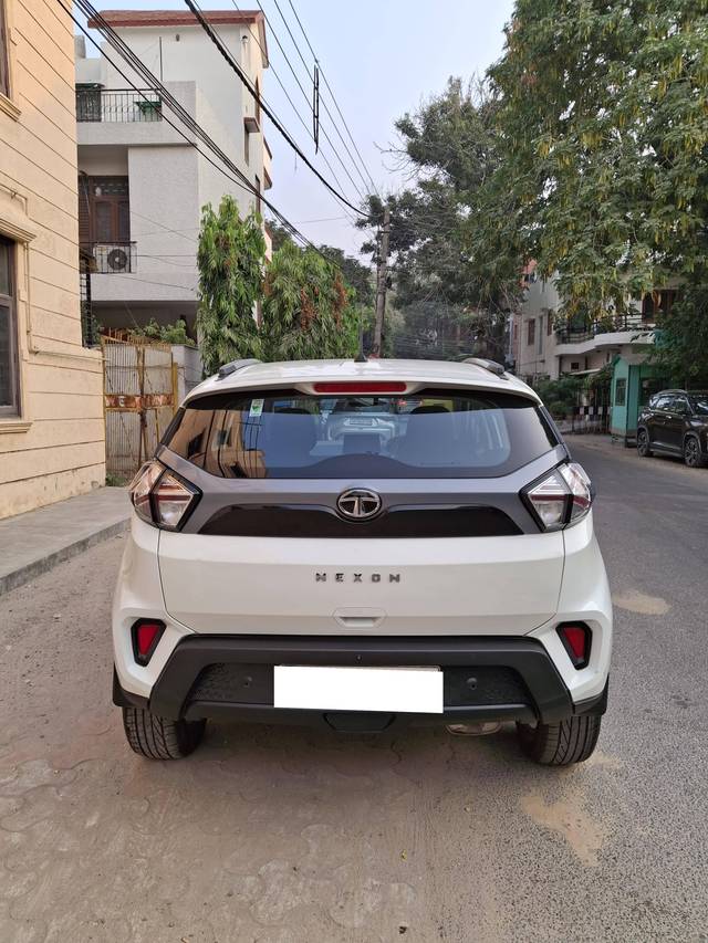 https://images10.gaadi.com/usedcar_image/4225079/original/processed_8d720b84b00615b0675ce87ec2bf7fb6.JPG?imwidth=6402