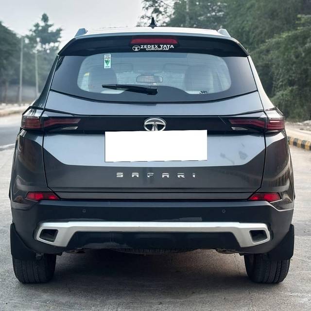 https://images10.gaadi.com/usedcar_image/4225089/original/processed_7c938e1c77bad02481b92f49477b2a68.jpg?imwidth=6402