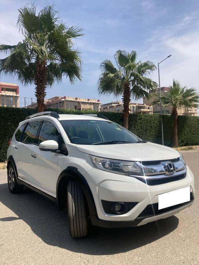 https://images10.gaadi.com/usedcar_image/4225090/original/processed_6f77ea0f129859663ed353a3f521d9c2.jpg?imwidth=6400