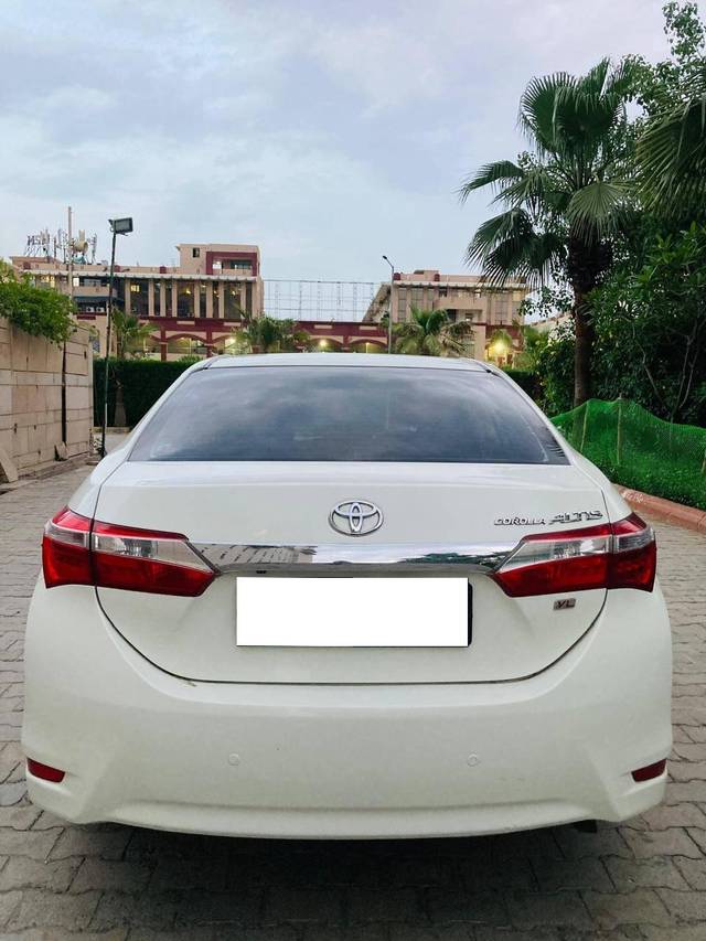 https://images10.gaadi.com/usedcar_image/4225123/original/processed_ad26b40b395fa6ce11253070f246210e.jpg?imwidth=6402