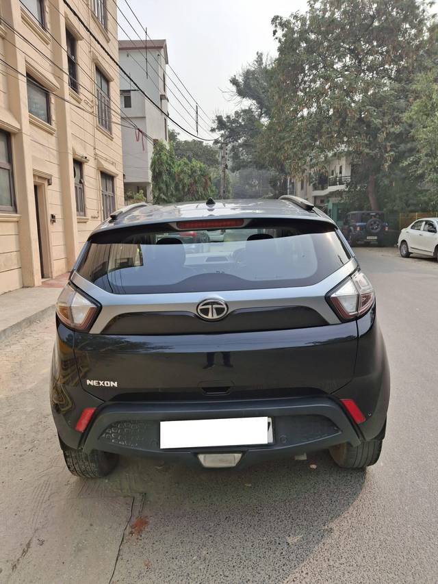 https://images10.gaadi.com/usedcar_image/4225142/original/processed_a9e9515adc188e185dadd9b9ef8267f8.JPG?imwidth=6402