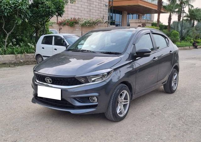 https://images10.gaadi.com/usedcar_image/4225159/original/processed_7d92d16f6a608b4e28850516981371a9.jpg?imwidth=6400