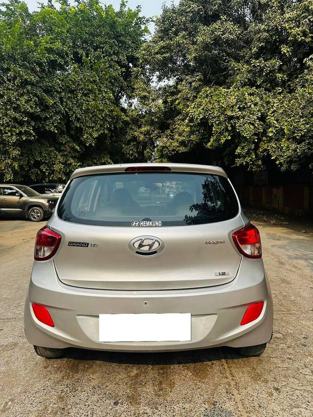 https://images10.gaadi.com/usedcar_image/4225164/original/processed_0858abdd8899477867d43336b99c0ecc.jpg?imwidth=6402