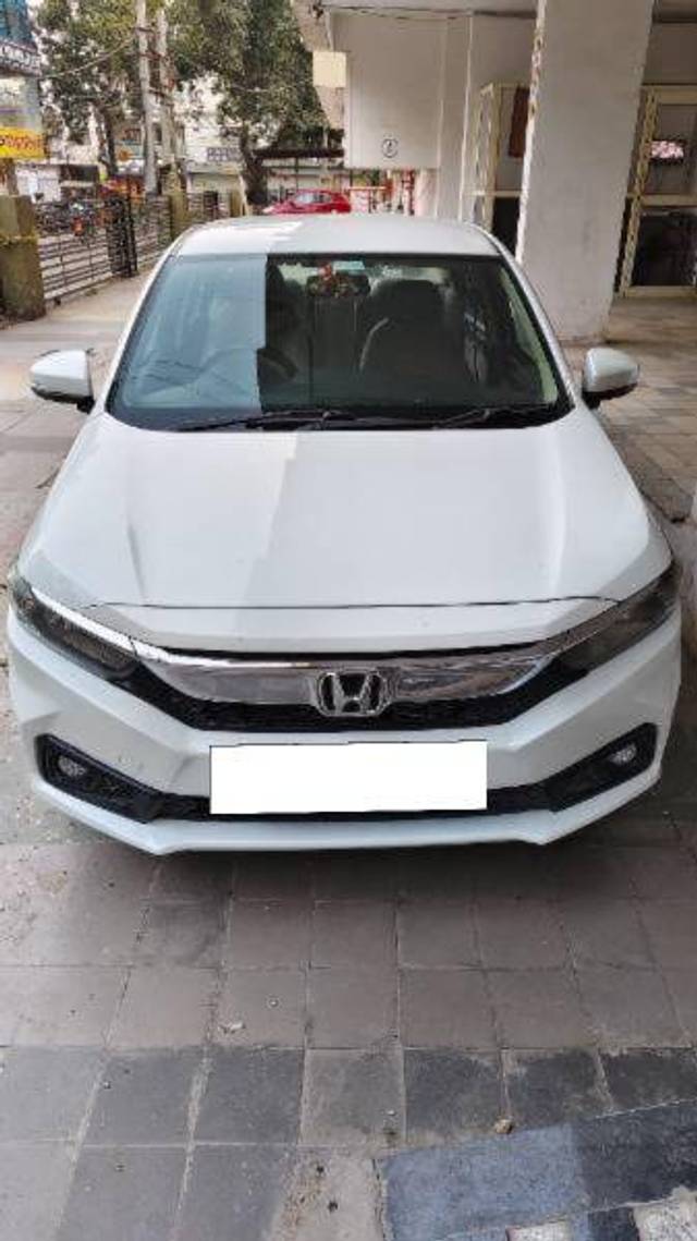 https://images10.gaadi.com/usedcar_image/4225171/original/56b536f2f44595b64129808bae227cd1.jpg?imwidth=6401