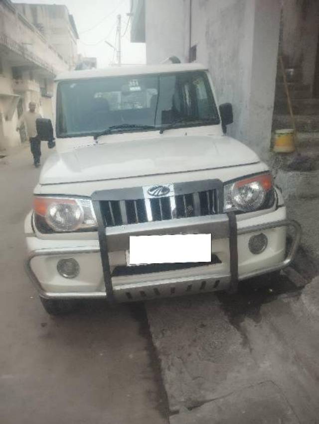 https://images10.gaadi.com/usedcar_image/4225399/original/processed_654661ae-1f07-4678-8ba6-227eb25b824e.jpg?imwidth=6402