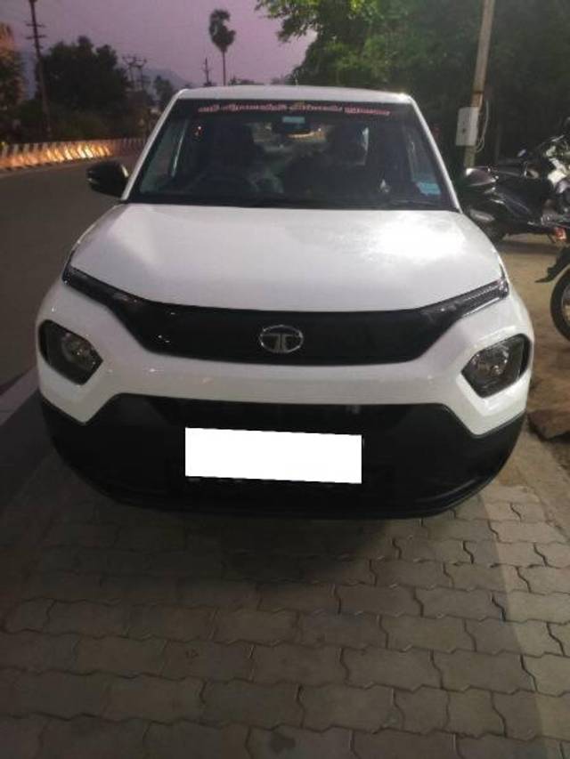 https://images10.gaadi.com/usedcar_image/4225448/original/processed_caf25596-0ecb-498a-bbd3-695b08096702.jpg?imwidth=6400