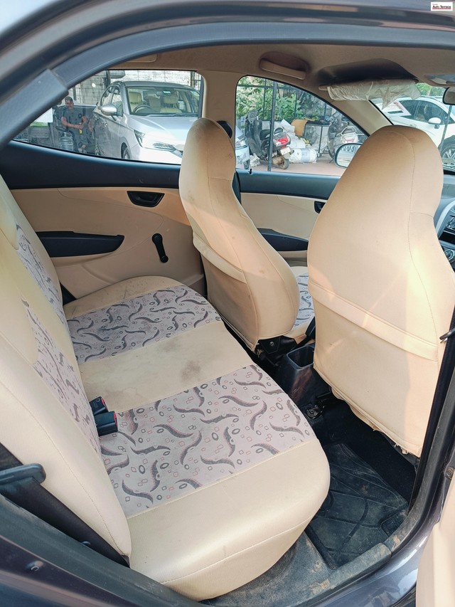 Second-hand 2015 Hyundai EON Era for sale in Rajahmundry-6