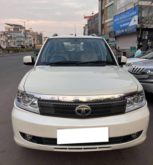 https://images10.gaadi.com/usedcar_image/4225511/original/processed_0dc1ab9c57eae4aa973775fb26aecd88.jpg?imwidth=6402