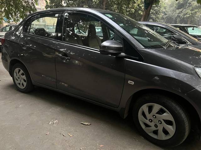 https://images10.gaadi.com/usedcar_image/4225517/original/a8bfc3a705c88ed1440b0770e98113ff.jpg?imwidth=6400