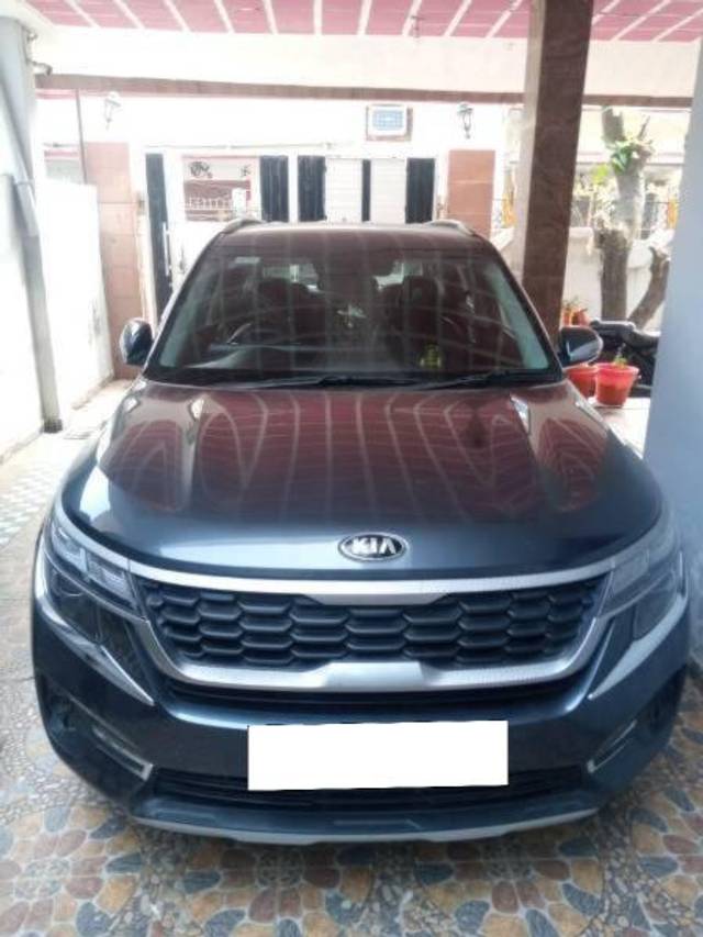 https://images10.gaadi.com/usedcar_image/4225579/original/processed_04d61e64-899f-49ed-83eb-2ff8afaca7b7.jpg?imwidth=6400