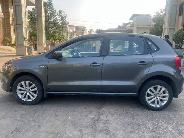 https://images10.gaadi.com/usedcar_image/4225632/original/431465d4e31a533badf676b9d271483a.jpg?imwidth=6402