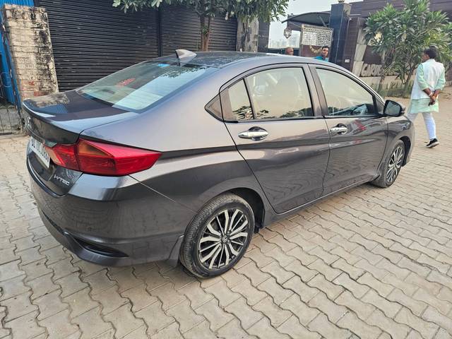 https://images10.gaadi.com/usedcar_image/4225683/original/processed_003c74a31937bae91e74857a58dd402a.jpg?imwidth=6402