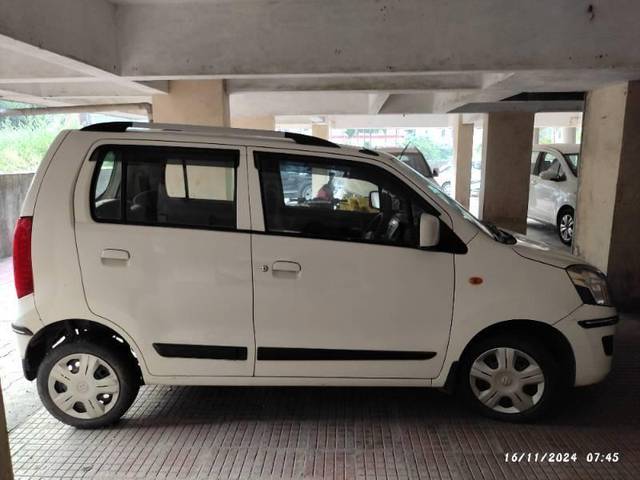 https://images10.gaadi.com/usedcar_image/4225746/original/processed_fc5e198a-f980-4c79-82c7-0a1ee093a298.jpg?imwidth=6402