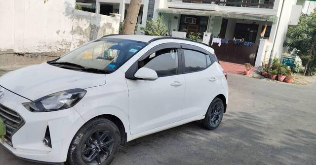 https://images10.gaadi.com/usedcar_image/4225756/original/processed_cfec13e5-2743-4605-a0ec-36cd4a8ea585.jpg?imwidth=6400