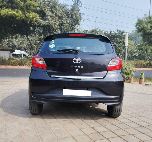 https://images10.gaadi.com/usedcar_image/4225783/original/processed_0f50255a40e3b802e08e9da85e54fbc5.jpg?imwidth=6402