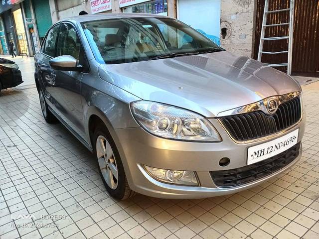 https://images10.gaadi.com/usedcar_image/4225809/original/processed_e23ccd85979fec9a6251e828e4348583.jpg?imwidth=6400