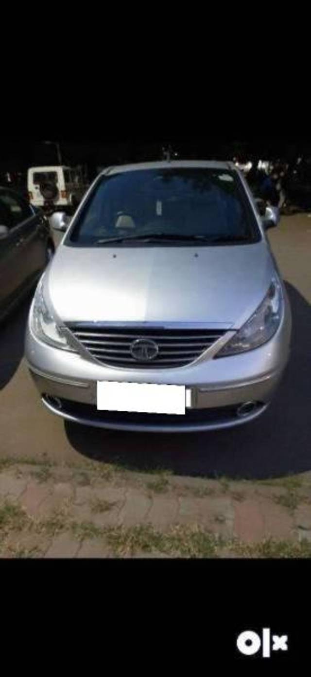 https://images10.gaadi.com/usedcar_image/4226011/original/processed_5d2cf1c3-b3c5-4717-a073-c5d6b20fbc27.jpg?imwidth=6401