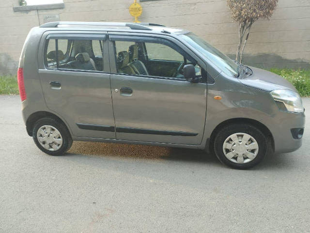 https://images10.gaadi.com/usedcar_image/4226123/original/2386cc8c4aa5e52b78c6e86de8ccc2ce.png?imwidth=6401