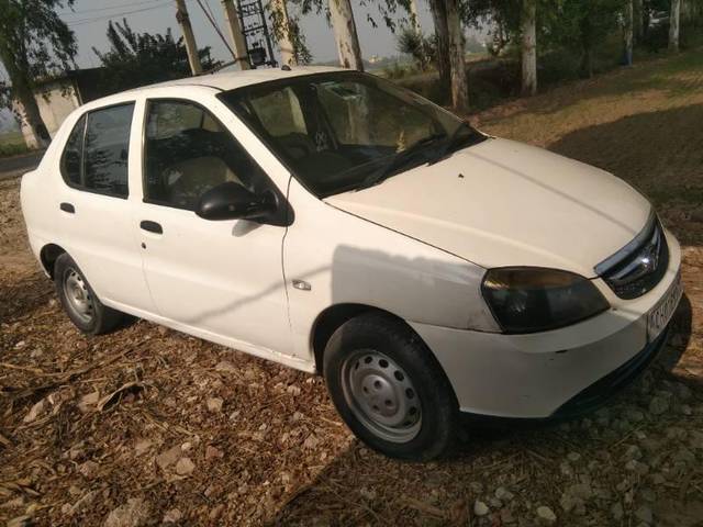 https://images10.gaadi.com/usedcar_image/4226134/original/processed_725d7e5d-de5b-44cb-babf-0af784a8cc72.jpg?imwidth=6401