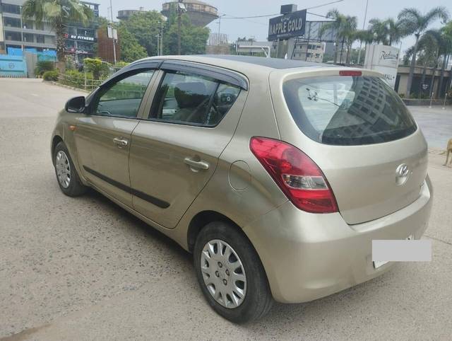 https://images10.gaadi.com/usedcar_image/4226171/original/processed_e79faac13dba2a92059738f98381edc9.jpg?imwidth=6401