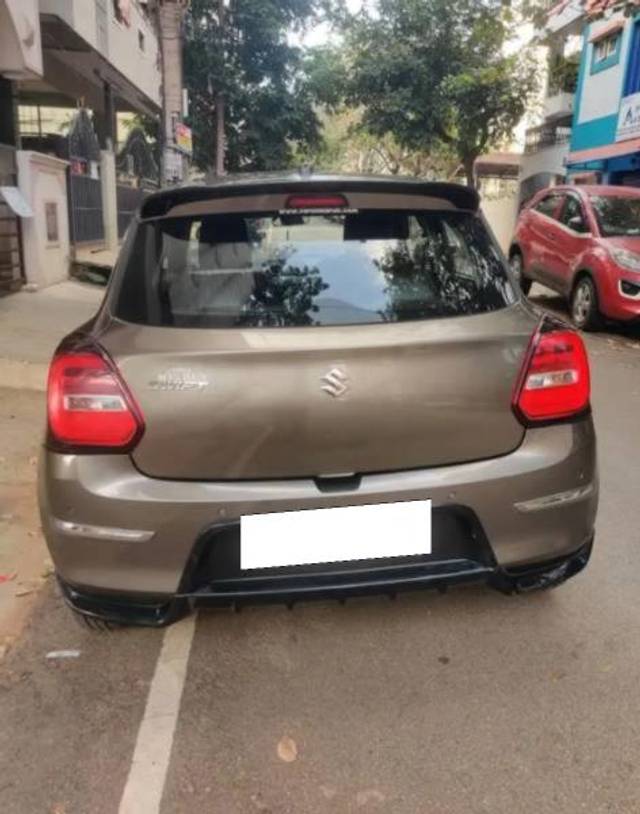 https://images10.gaadi.com/usedcar_image/4226215/original/processed_6fbbe6fc-8593-4819-a3ee-9231dd85bfbe.jpg?imwidth=6402