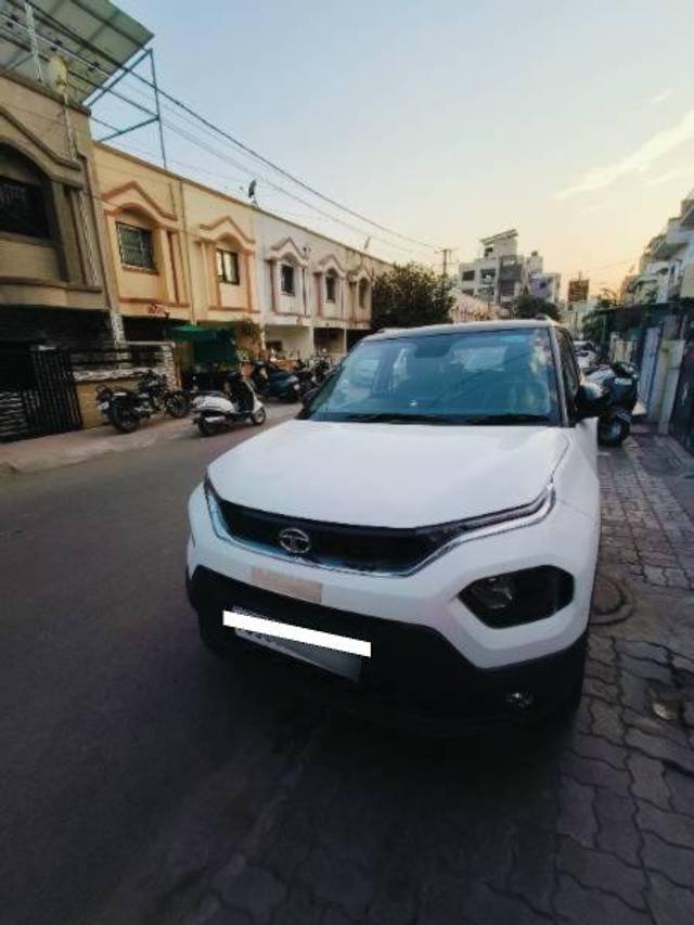 https://images10.gaadi.com/usedcar_image/4226360/original/processed_cdfa47e7-bcec-4476-bc56-b919c4e24bdd.jpg?imwidth=6400