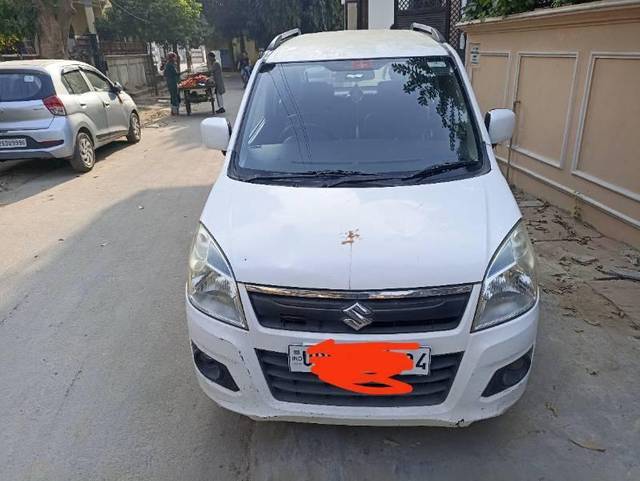 https://images10.gaadi.com/usedcar_image/4226380/original/processed_17793233-c8d3-4331-afe7-9f90258c50b5.jpg?imwidth=6402