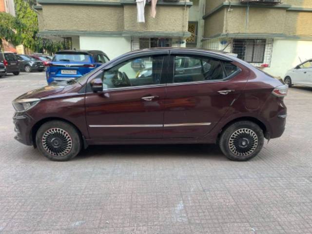 https://images10.gaadi.com/usedcar_image/4226405/original/5d8eb2fb25ca4b0e37c9d0a1f8e728a5.jpeg?imwidth=6402