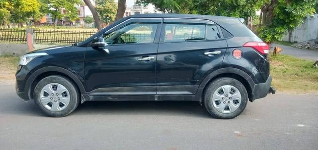 https://images10.gaadi.com/usedcar_image/4226427/original/processed_15008321cbc33f07071eadbe14f59012.jpg?imwidth=6402