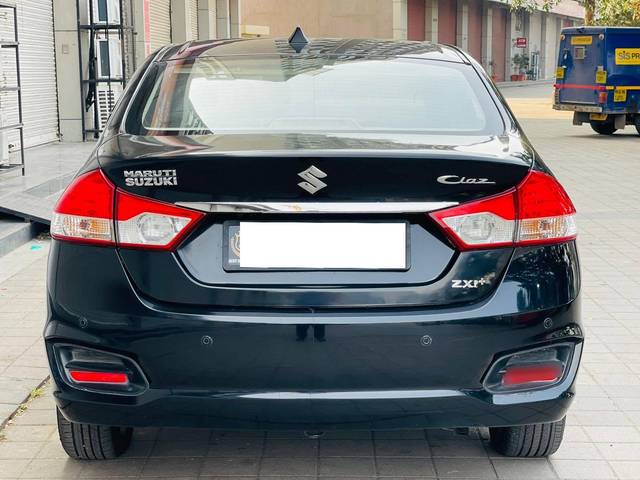 https://images10.gaadi.com/usedcar_image/4226462/original/processed_5b90fb1f392eadf8b9b388fd280192da.jpg?imwidth=6402