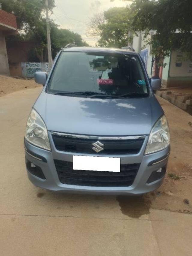 https://images10.gaadi.com/usedcar_image/4226489/original/processed_7222030a-1292-4ec4-8711-90bb4e9ab810.jpg?imwidth=6400