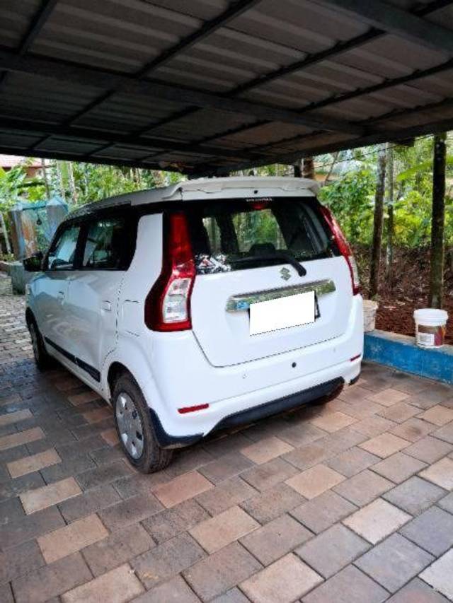 https://images10.gaadi.com/usedcar_image/4226515/original/processed_e8df6f8c-88d2-462f-a58a-73eeb65dd9fb.jpg?imwidth=6401